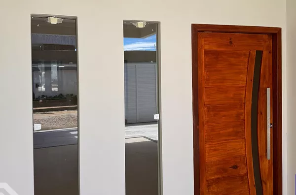  CASA MODERNA À VENDA – RECÉM-CONSTRUÍDA NO BAIRRO SERRAVILLE! 