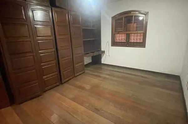 Casa para Venda em Nova Friburgo / RJ no bairro OLARIA