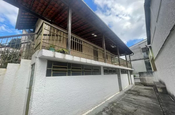 Casa para Venda em Nova Friburgo / RJ no bairro OLARIA