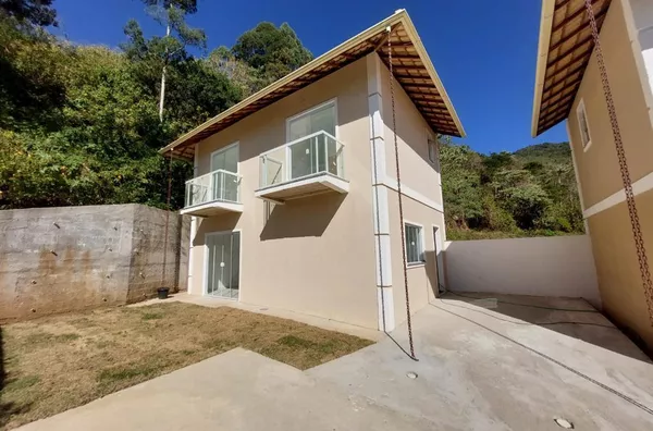 Casa para Venda em Nova Friburgo / RJ no bairro CÔNEGO