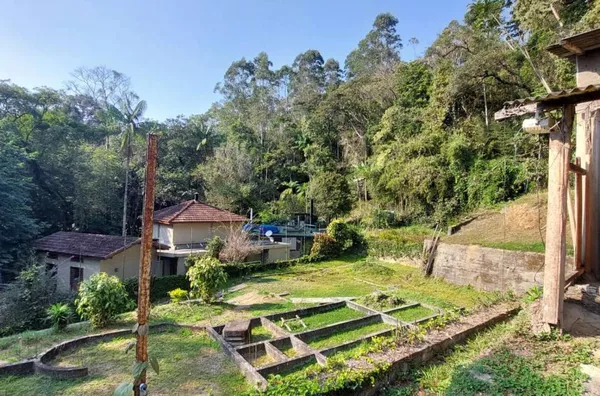 Terreno para Venda em Nova Friburgo / RJ no bairro VALE DOS PINHEIROS
