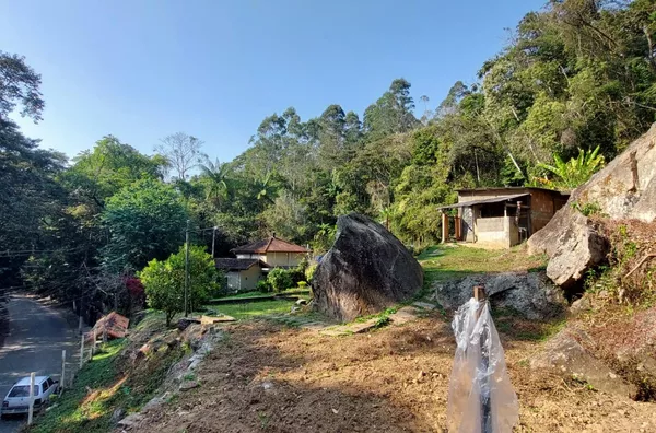 Terreno para Venda em Nova Friburgo / RJ no bairro VALE DOS PINHEIROS