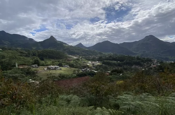 Terreno para Venda em Nova Friburgo / RJ no bairro cascatinha/Garrafão