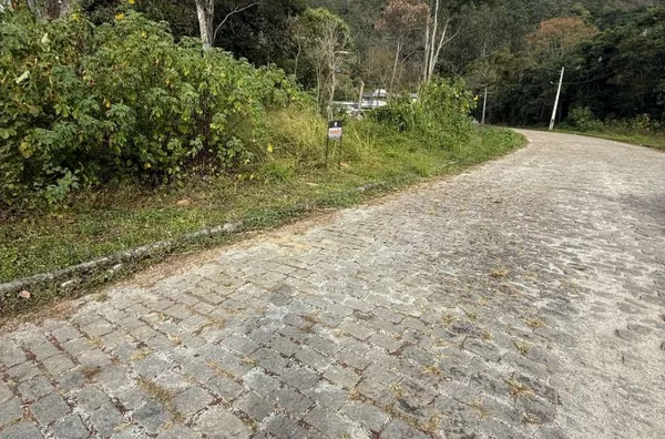 Terreno para Venda em Nova Friburgo / RJ no bairro SÃO CLEMENTE