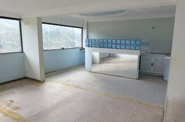 Residencial e Comercial para Venda em Nova Friburgo / RJ no bairro CASCATINHA