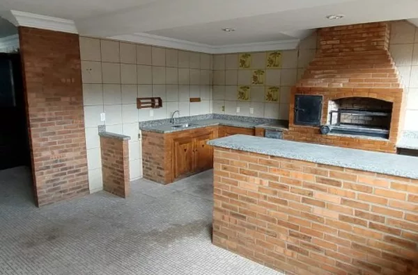 Residencial e Comercial para Venda em Nova Friburgo / RJ no bairro CASCATINHA