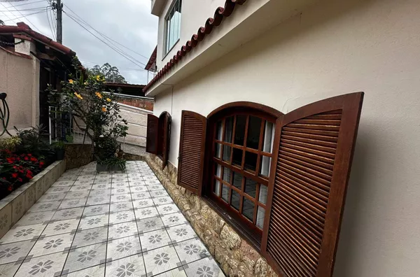 Casa para Venda em Nova Friburgo / RJ no bairro CÔNEGO