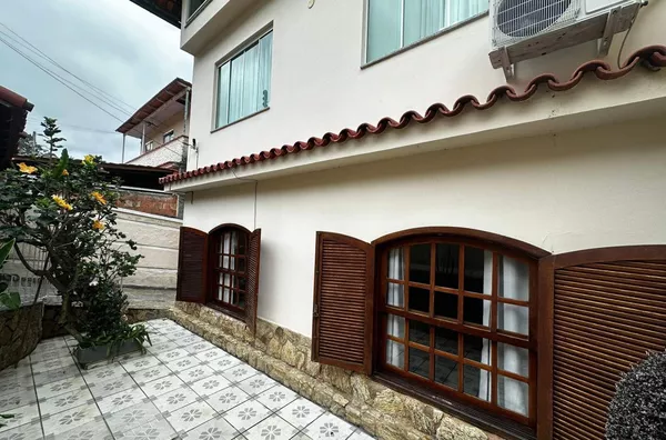 Casa para Venda em Nova Friburgo / RJ no bairro CÔNEGO