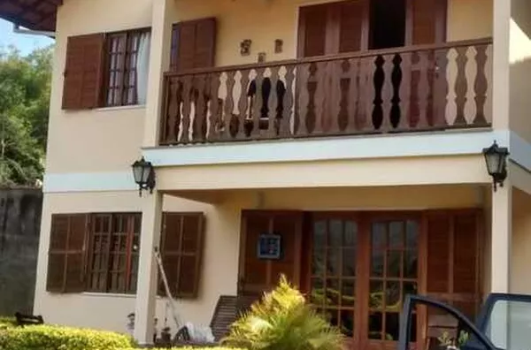 Casa para Venda em Nova Friburgo / RJ no bairro CÔNEGO