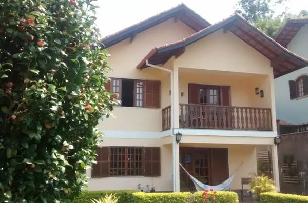 Casa para Venda em Nova Friburgo / RJ no bairro CÔNEGO