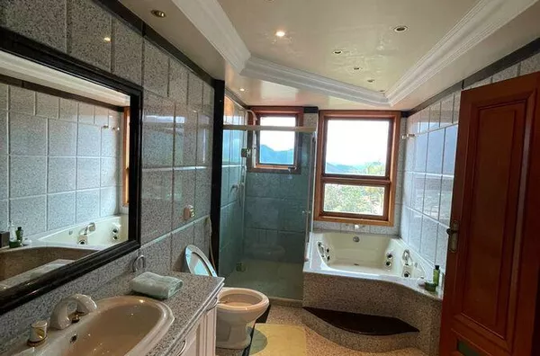 Casa para Venda em Nova Friburgo / RJ no bairro CASCATINHA