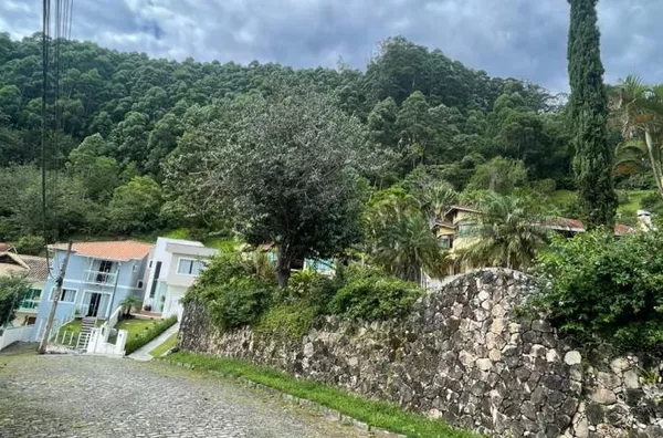 Casa para Venda em Nova Friburgo / RJ no bairro CASCATINHA