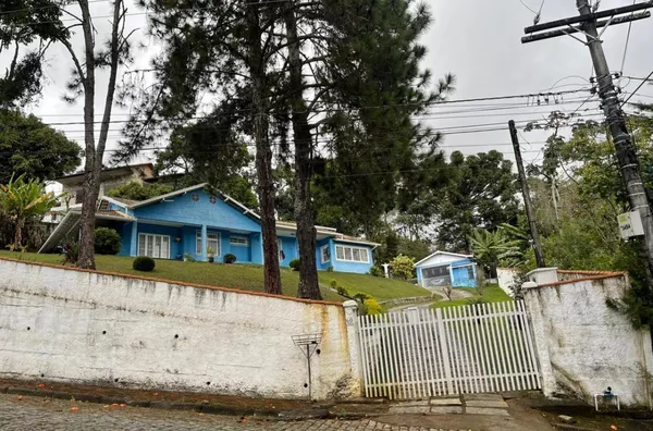 Casa para Venda em Nova Friburgo / RJ no bairro CASCATINHA