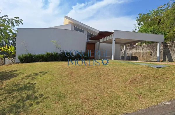 Casa Térrea com 3 suítes no Cond.Santa Teresa