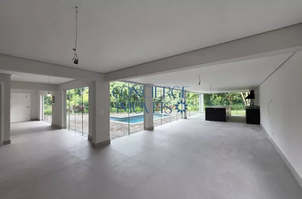 Casa Moderna com 4 suítes no  Cond.Terras de São Francisco  em Vinhedo