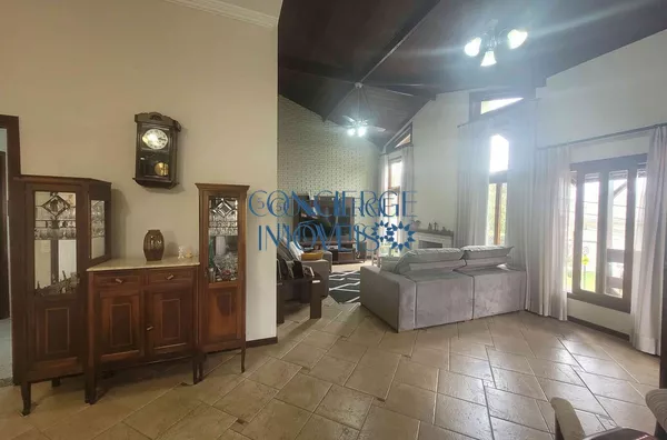 Casa Térrea no Condomínio Paturis – Vinhedo