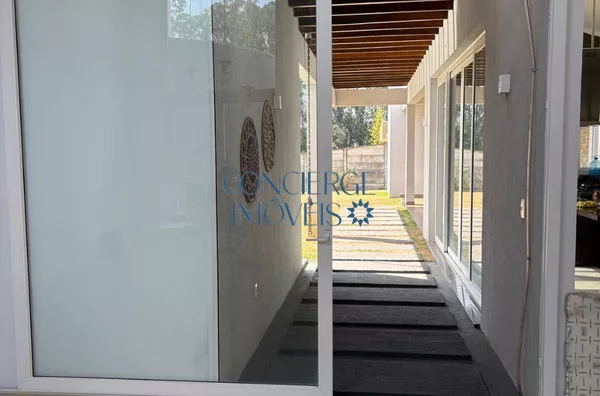 Casa Térrea com 3 suítes no Cond.Santa Teresa