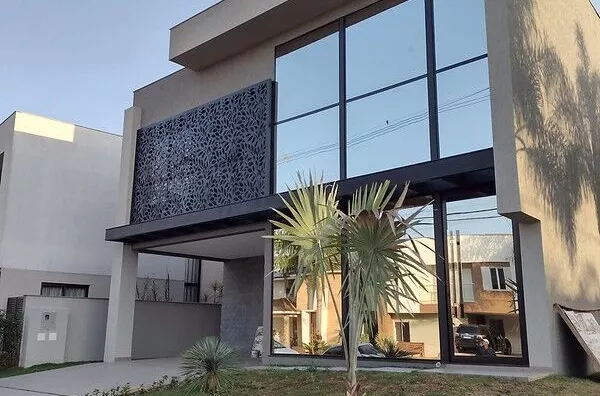 ALPHAVILLE 2 - Casa À Venda com 4 Suítes, Cozinha Gourmet e Piscina