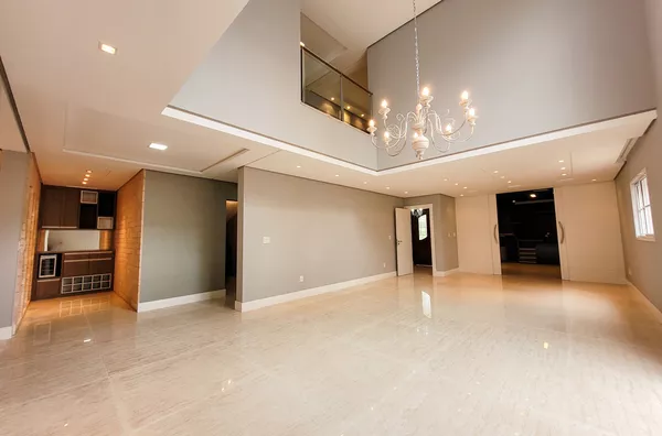 ALPHAVILLE IMBUIAS - Casa 4 Quartos, 2 Suítes, 600m², À Venda no Vivendas do Arvoredo