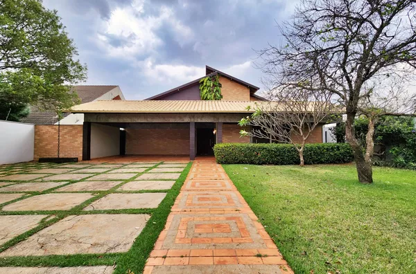 CASA À VENDA no Jd. Colina Verde em Londrina-Pr