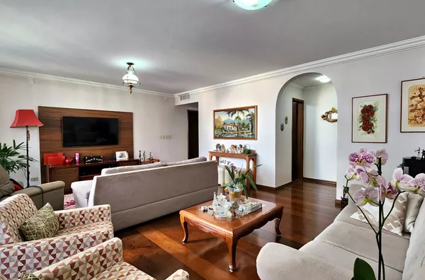 CALTEL FRANCO - Apartamento 4 Quartos, 3 Suítes, À Venda no Centro de Londrina