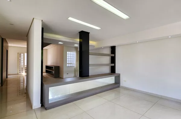ASPEN PARK - Sobrado 4 Quartos, 1 Suíte Master, À Venda no Bairro Aeroporto