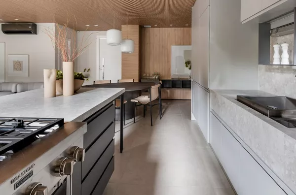 HAUSE - Apartamento à venda com 3 suítes, sendo uma master e 2 vagas paralelas