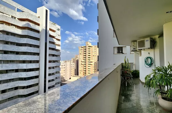 CALTEL FRANCO - Apartamento 4 Quartos, 3 Suítes, À Venda no Centro de Londrina