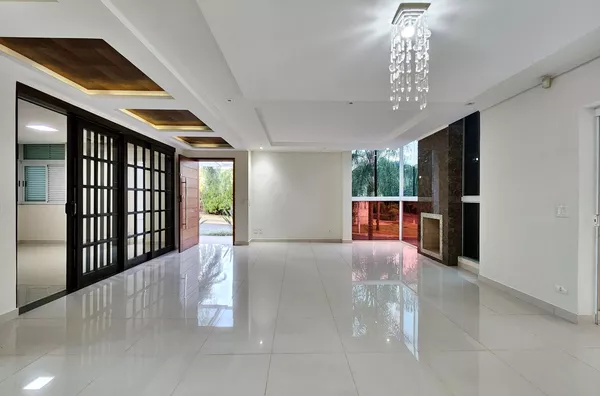 ALPHAVILLE 2 - Casa à venda com 3 suítes, 7 banheiros, piscina e lareira