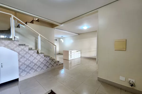 ALAMEDA PINHEIROS - Casa em condomínio com 3 quartos, 1 suíte e 2 vagas