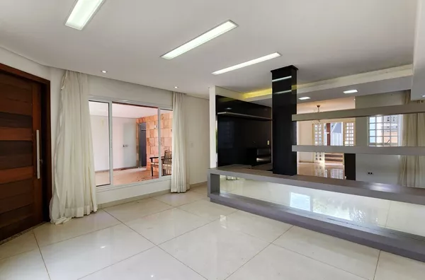 ASPEN PARK - Sobrado 4 Quartos, 1 Suíte Master, À Venda no Bairro Aeroporto