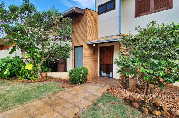 Casa 3 Quartos À Venda na Terra de Santana II em Londrina"