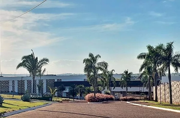 RESIDENCIAL MAANAIN - Terreno em Condomínio Fechado com 1590m²
