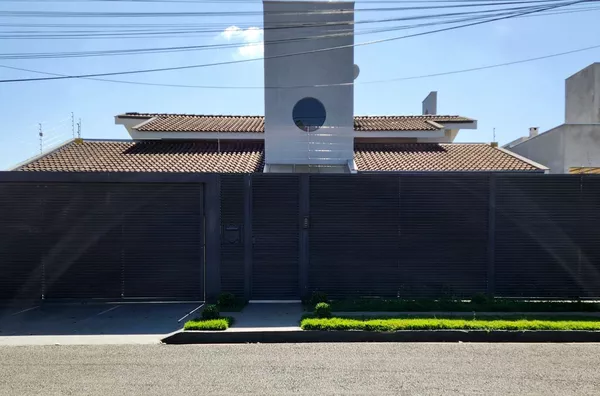 Sobrado À Venda no Jd. Alcântara, Com Piscina e Espaço Gourmet