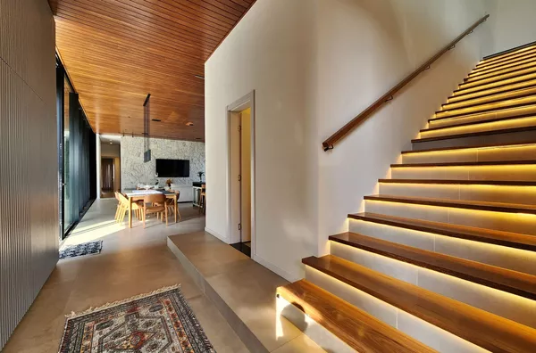 PITANGUÁ - Casa à venda na zona sul com 3 suítes, piscina e 742m2 de terreno
