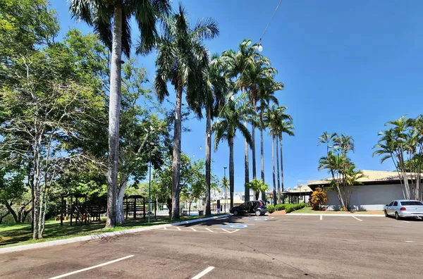 Casa Padrão no Condomínio Bella Vittá, com 3 quartos, sendo 1 suíte.