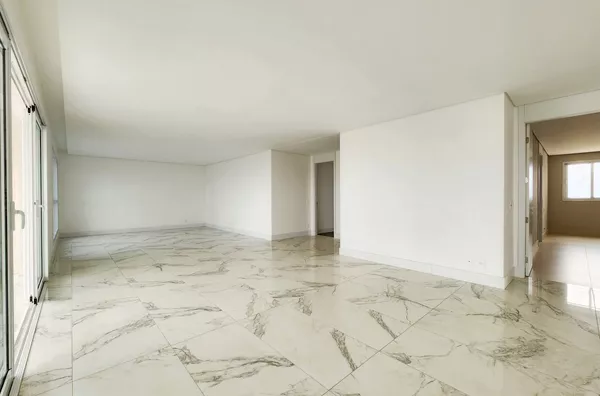 Apartamento 4 Quartos, 4 Vagas de Garagem, À Venda no Bela Suíça - La Torre