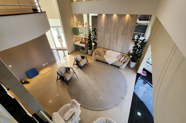 RECANTO DA PITANGUÁ - Casa em Condomínio À Venda com 514m² de Área Construída, 832m² de Terreno.
