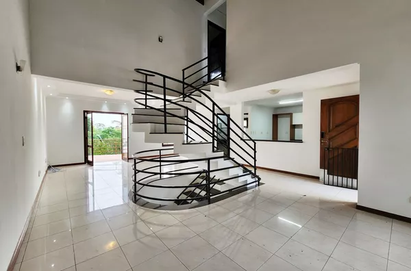 Casa 3 Quartos À Venda na Terra de Santana II em Londrina"