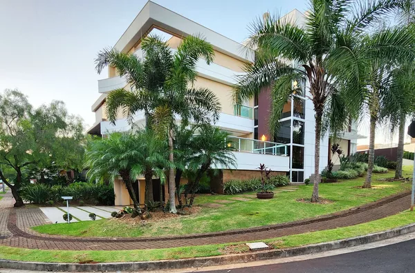 ALPHAVILLE 2 - Casa à venda com 3 suítes, 7 banheiros, piscina e lareira