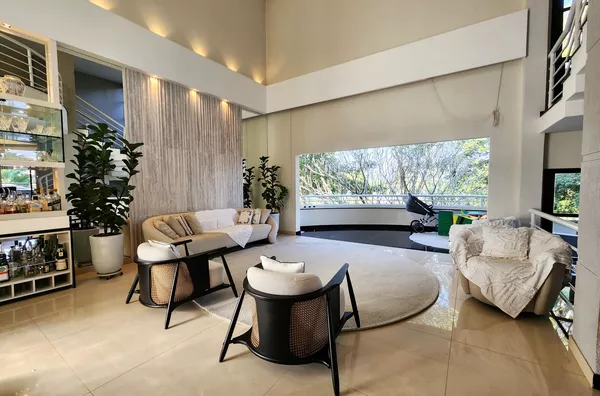 RECANTO DA PITANGUÁ - Casa em Condomínio À Venda com 514m² de Área Construída, 832m² de Terreno.