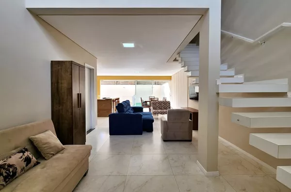 BELLA VITTÀ - Sobrado 3 Quartos, 1 Suíte, À Venda em Condominio Fechado em Londrina