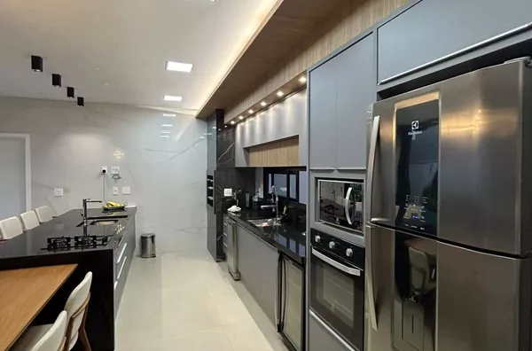 RESIDENCIAL BELLEVIE - Casa 3 Suítes à Venda em Cambé