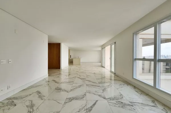 Apartamento 4 Quartos, 4 Vagas de Garagem, À Venda no Bela Suíça - La Torre