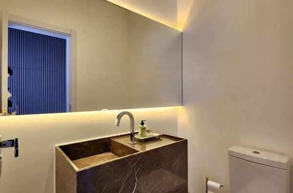 PITANGUÁ - Casa à venda na zona sul com 3 suítes, piscina e 742m2 de terreno