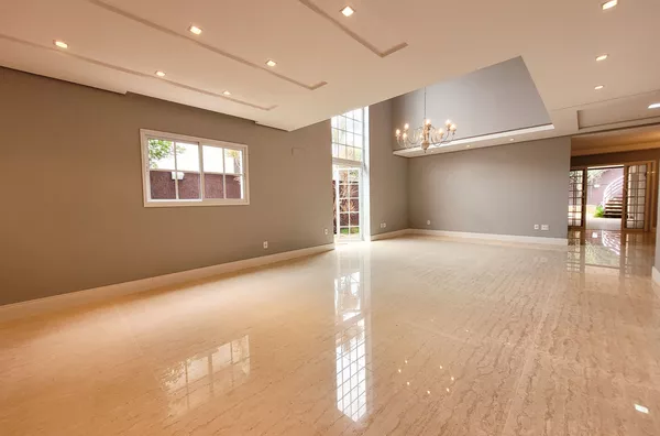 ALPHAVILLE IMBUIAS - Casa 4 Quartos, 2 Suítes, 600m², À Venda no Vivendas do Arvoredo
