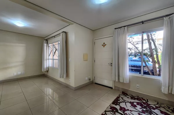 ALAMEDA PINHEIROS - Casa em condomínio com 3 quartos, 1 suíte e 2 vagas