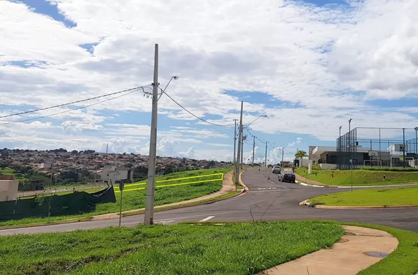 Terreno À Venda no Condomínio Parque Tauá Araguari, Londrina