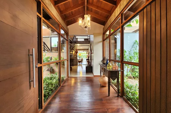 CASA À VENDA no Jd. Colina Verde em Londrina-Pr