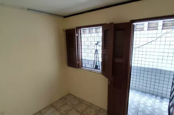 Kitnet para alugar com 01 quarto/sala na Parquelândia em Fortaleza